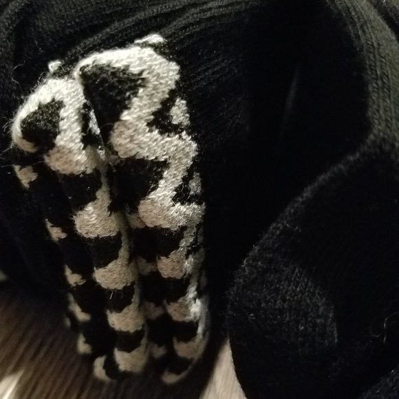 NWT H&M 7 pairs black crew socks w/designs Sz 2-4 - Picture 7 of 10